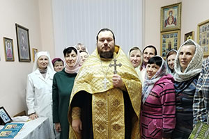 Молебен с акафистом святителю Спиридону Тримифунтскому в часовне районной больницы
