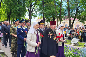 Митинг по случаю празднования 80-летия Победы в Великой Отечественной войне в Комсомольском сквере
