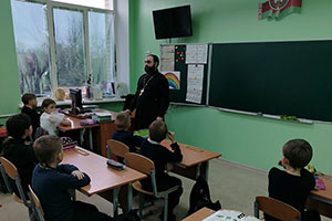 Нравственные беседы священнослужителя с учащимися в г. Белоозерске
