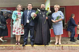 Священнослужитель принял участие в торжествах по случаю начала нового учебного года.