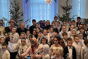 Рождественский утренник «Пусть свет Рождественской звезды нам всем сегодня воссияет» в храме святых апостолов Петра и Павла г. Берёзы
