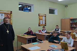 Час общения со священнослужителем в Песковской средней школе