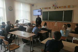 Классный час со священником в Песковской средней школе