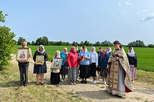 Крестных ход в дер. Матвеевичи