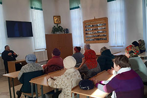 Беседа священнослужителя «О таинствах» с пожилыми гражданами