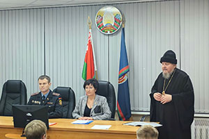 Встреча священнослужителя с личным составом Березовского РОВД