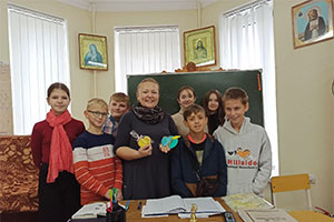 Волонтёрская акция Серафимовской Воскресной школы «Поздравь учителя»