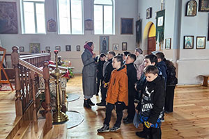 Беседа в храме с учениками четвертого класса Малечской школы
