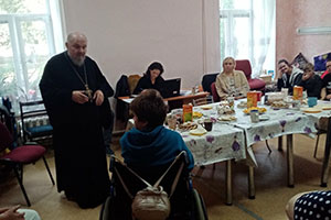 Беседа священнослужителя с воспитанниками отделения социальной реабилитации, абилитации инвалидов при ГУ «Березовский ТЦСОН» 