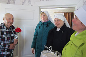Сестры милосердия поздравили ветеранов Великой Отечественной войны