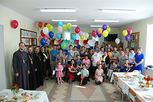 В Белоозёрске началась благотворительная акция «Корзинка доброты».