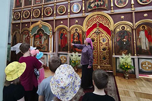 4 отряд школьного лагеря при ГУО «Гимназия г. Белоозёрска» посетили храм преподобного Серафима Саровского