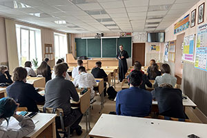 Беседа священнослужителя с учащимися 11-ых классов ГУО «Гимназия г. Белоозерска на тему: «Вредные привычки: мифы и реальность»