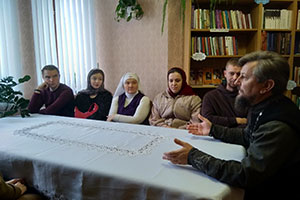 Беседа священнослужителя с супружескими парами