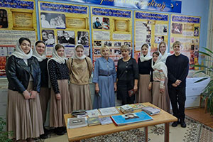 Молодежное братство в честь святого равноапостольного князя Владимира посетило Белоозерскую городскую библиотеку им. Нины Матяш