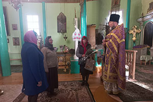 Настоятель храма Святой Живоначальной Троицы в аг. Пески поздравил педагогов с Днём учителя