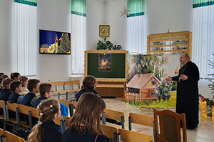Беседа священнослужителя с учащимися ГУО «Средняя школа № 2 г. Березы» на тему: «Рождество Христово, радуйтесь!»