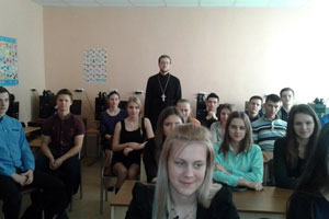 Священнослужители Серафимовского храма провели беседы в учреждениях образования г. Белоозёрска.