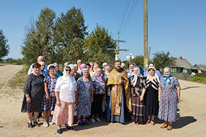 Освящение поклонных крестов в д. Шилин