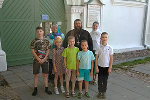 Первомайские паломники посетили Свято-Успенский Жировицкий мужской монастырь