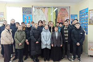Экскурсия по музейной экспозиции и художественной выставке храма преподобного Серафима Саровского в г. Белоозерске для учащихся ГУО «Гимназия г. Белоозерска»