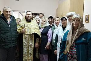 Молебен с акафистом святителю Луке Воино-Ясенецкому в часовне районной больницы