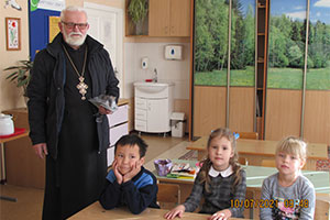 Священнослужитель посетил Ревятичскую среднюю школу