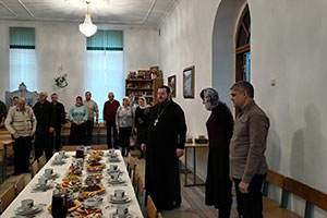 Встреча священнослужителя с семейными парами