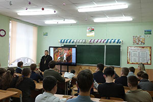 Час общения со священнослужителем в ГУО «Песковская средняя школа»  на тему «Рождество Христово»