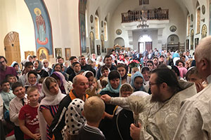 Богослужение в Петропавловском храме перед началом нового учебного года.