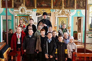 Беседа «О богослужебных книгах» с учащимися Междулесской средней школы