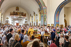 Божественная Литургия для учащихся перед началом нового учебного года