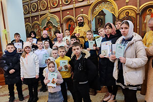 Детская служба в храме преподобного Серафима Саровского в г.Белоозёрске