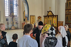 Учащиеся Огородниковской средней школы посетили храм святых апостолов Петра и Павла в г. Березе