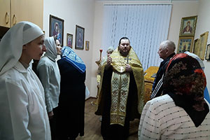 Молебен с акафистом святой блаженной Матроне Московской в больничной часовне