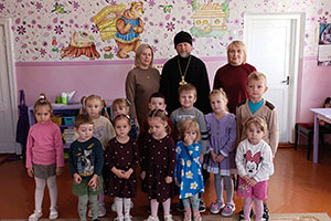Беседа священнослужителя с детьми в ГУО «Детский сад аг. Пески»