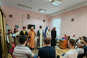 Праздничная программа «Светлый праздник Рождества Христова» в Березовском ТЦСОН