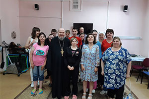 Священнослужитель посетил Березовский ТЦСОН