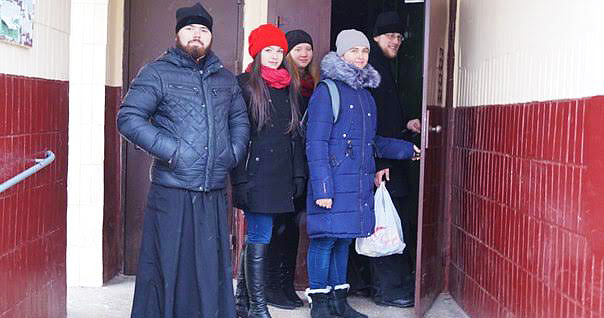 Благотворительная акция «Рождество приходит в каждый дом» прошла в г. Белоозёрске