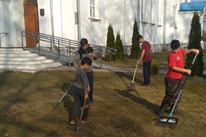 Субботник на приходе храма Успения Пресвятой Богородицы в аг. Селец